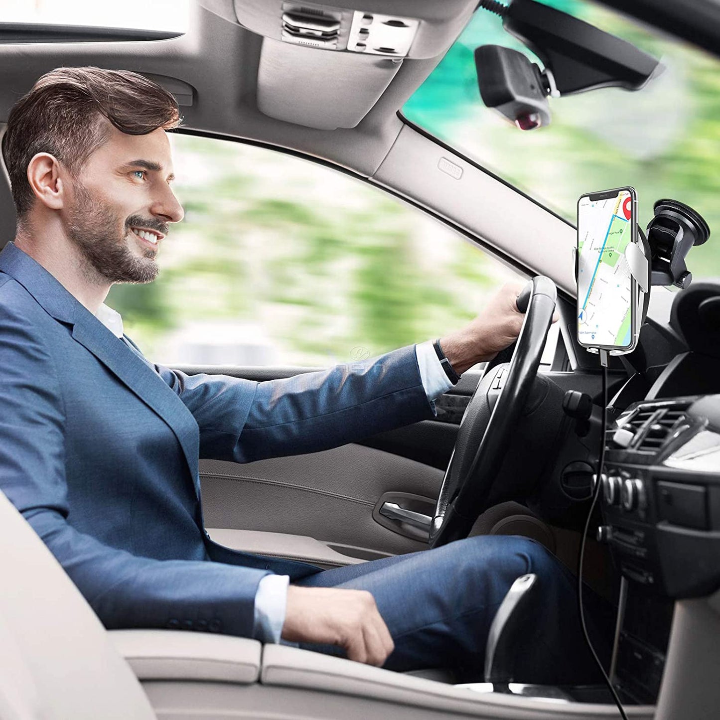 حامل شاحن هاتف سيارة لاسلكي عالمي مع تثبيت تلقائي